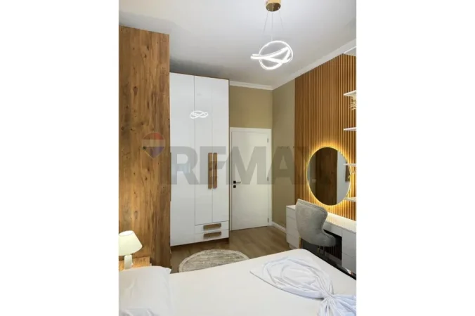 Tirane, jepet me qera apartament 1+1+Ballkon , 65 m² 650 € (Kopshti Botanik)