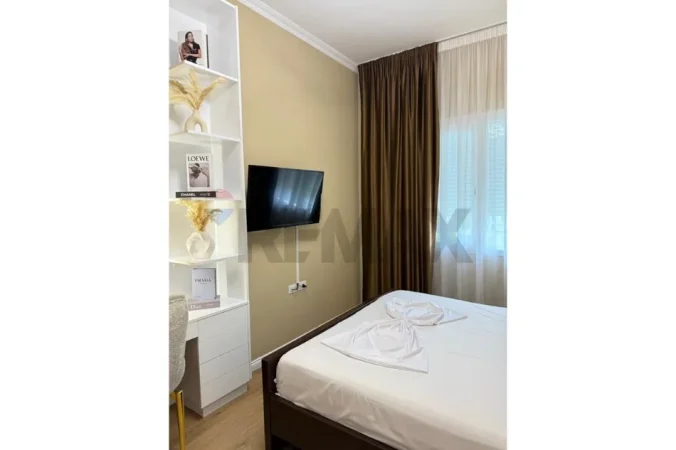 Tirane, jepet me qera apartament 1+1+Ballkon , 65 m² 650 € (Kopshti Botanik)
