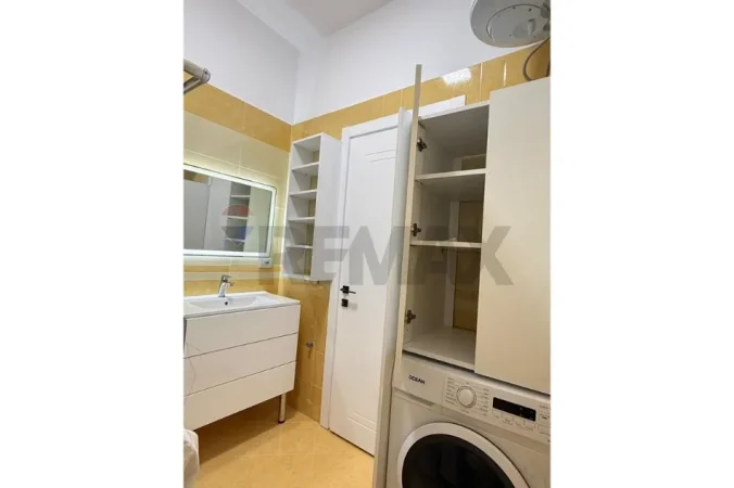 Tirane, jepet me qera apartament 1+1+Ballkon , 65 m² 650 € (Kopshti Botanik)