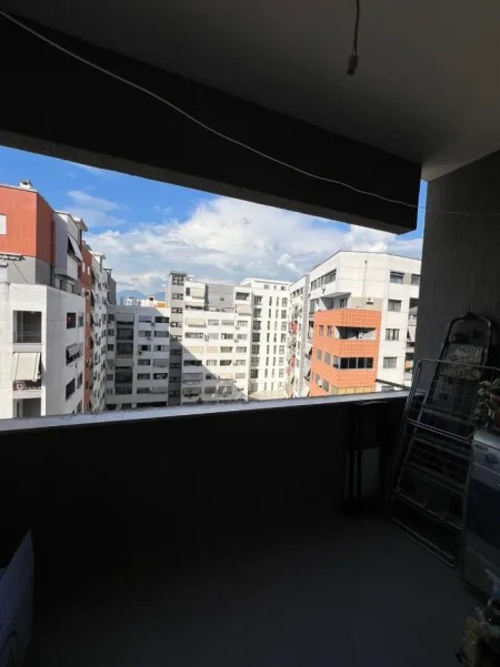 Tirane, jepet me qera apartament 1+1+Aneks+Ballkon Kati 6, 71 m² 350 € (Bulevardi Migjeni, Kompleksi Molla)