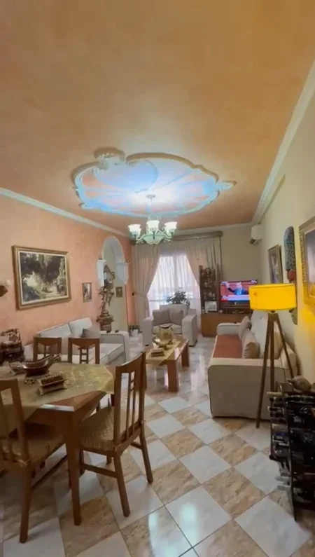 Fier, shitet apartament 2 + 1 + 2 tualete + 2 ballkone Kati 2, (Lagjja "Konferenca e Pezes" Mertiri Tragjas)