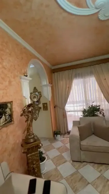 Fier, shitet apartament 2 + 1 + 2 tualete + 2 ballkone Kati 2, (Lagjja "Konferenca e Pezes" Mertiri Tragjas)