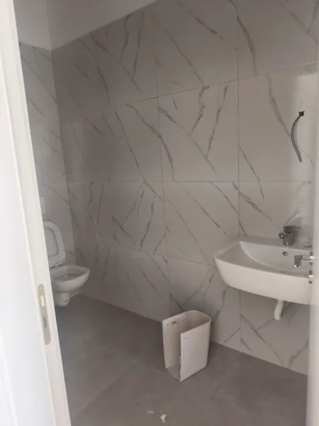 Tirane, jepet me qera apartament 2+1 Kati 7, 100 m² 500 €