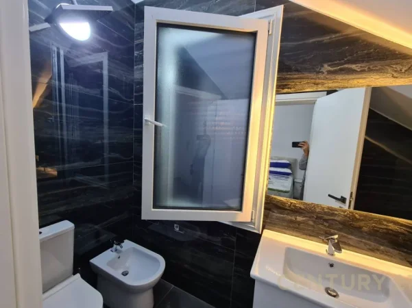 Tirane, jepet me qera apartament 3+1+Aneks+Ballkon Kati 2, 160 m² 700 € (Sauk i Vjeter)