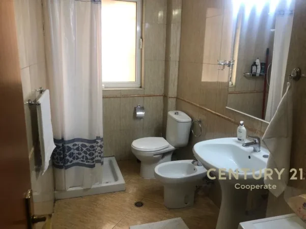 Tirane, shitet apartament 3+1 Kati 3, 80 m² 208.000 € (Rruga Mihal Grameno)