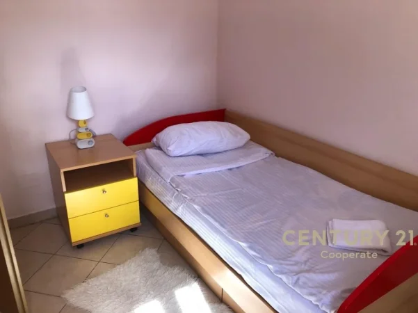 Tirane, shitet apartament 3+1 Kati 3, 80 m² 208.000 € (Rruga Mihal Grameno)