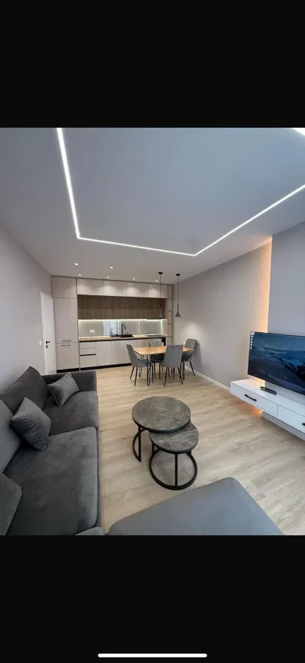 Tirane, jepet me qera apartament 1+1 Kati 8, 65 m² 470 € (Yzberisht)