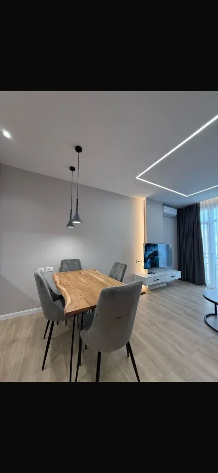 Tirane, jepet me qera apartament 1+1 Kati 8, 65 m² 470 € (Yzberisht)