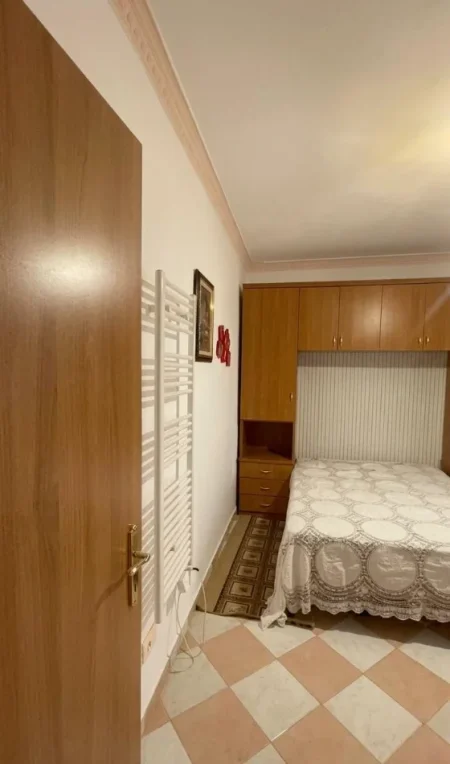 Durres, jepet me qera apartament 1+1+Ballkon Kati 4, 80 m² 350 € 