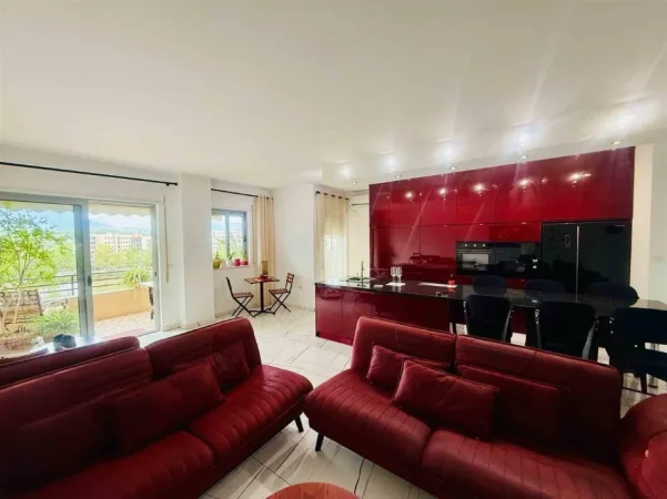 Tirane, jepet me qera apartament 2+1+Ballkon Kati 4, 130 m² 1.200 € (Hamdi Sina)