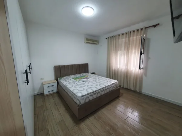Tirane, jepet me qera garsonier 1+1 Kati 4, 40 m² 450 € (rruga Naim Frasheri pas Ambasades kineze Tirane)