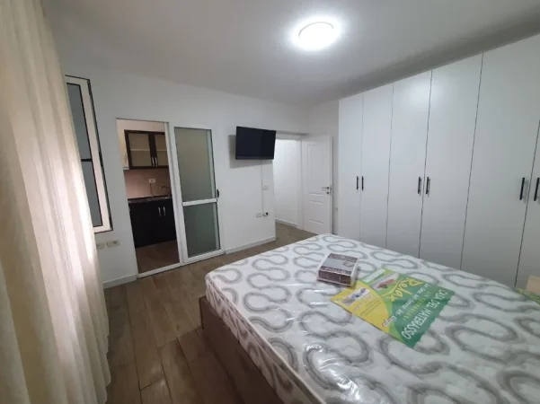 Tirane, jepet me qera garsonier 1+1 Kati 4, 40 m² 450 € (rruga Naim Frasheri pas Ambasades kineze Tirane)