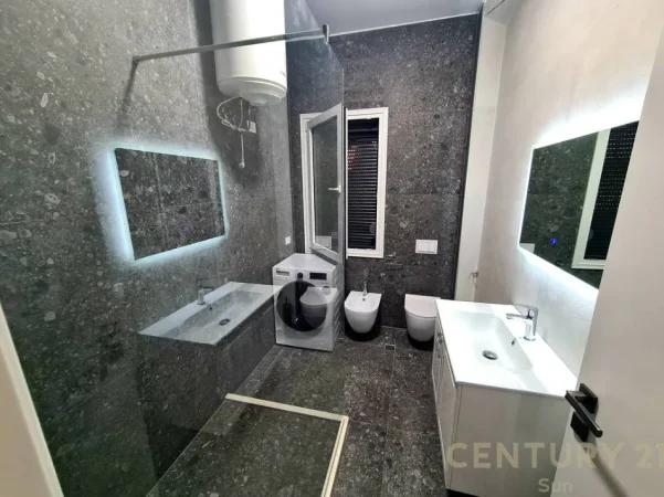 Tirane, jepet me qera apartament 3+1+Ballkon Kati 0, 160 m² 700 € (Sauk)