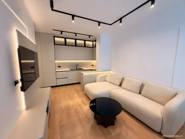 Tirane, jepet me qera apartament 1+1 Kati 8, 70 m² 835 € (Xhanfize Keko)