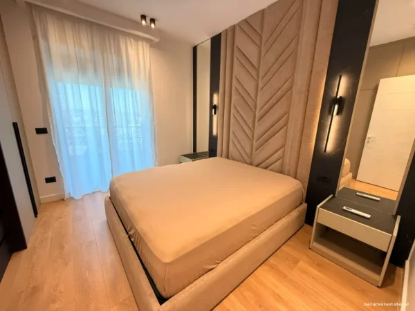 Tirane, jepet me qera apartament 1+1 Kati 8, 70 m² 835 € (Xhanfize Keko)