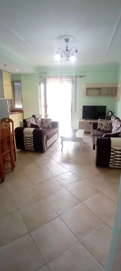 Tirane, jepet me qera apartament 1+1 , 70 m² 450 € (Ish Parku)
