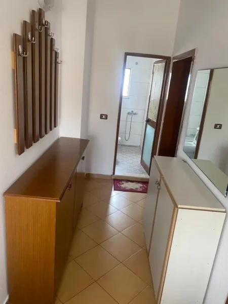Tirane, jepet me qera apartament 1+1 Kati 4, 65 m² 400 € (Don Bosko)
