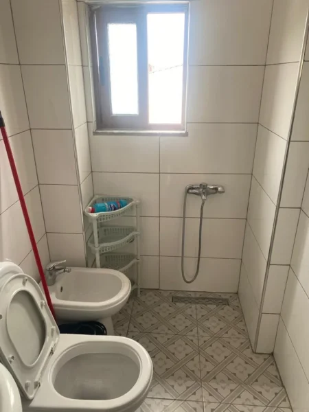 Tirane, jepet me qera apartament 1+1 Kati 4, 65 m² 400 € (Don Bosko)