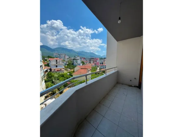 Tirane, shitet apartament 1+1 Kati 5, 86 m² 112.000 € (Shefqet Kuka)