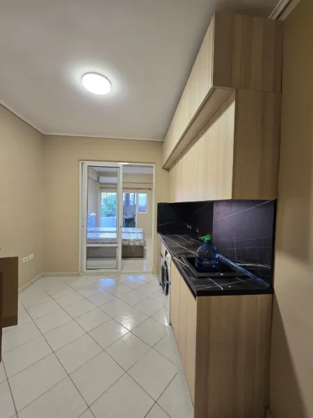 Tirane, jepet me qera garsonier 1+1+Ballkon Kati 2, 42 m² 480 € (rruga Naim Frasheri pas Ambasades kineze Tirane)