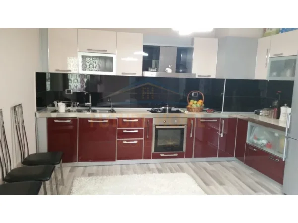 Tirane, jepet me qera apartament 2+1 Kati 3, 86 m² 450 € ("Fresk")
