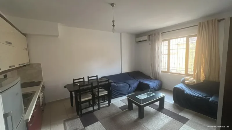 Tirane, jepet me qera apartament 1+1+Ballkon Kati 1, 60 m² 520 € (Rr. Dibres)