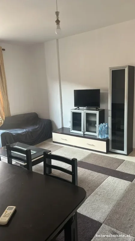 Tirane, jepet me qera apartament 1+1+Ballkon Kati 1, 60 m² 520 € (Rr. Dibres)