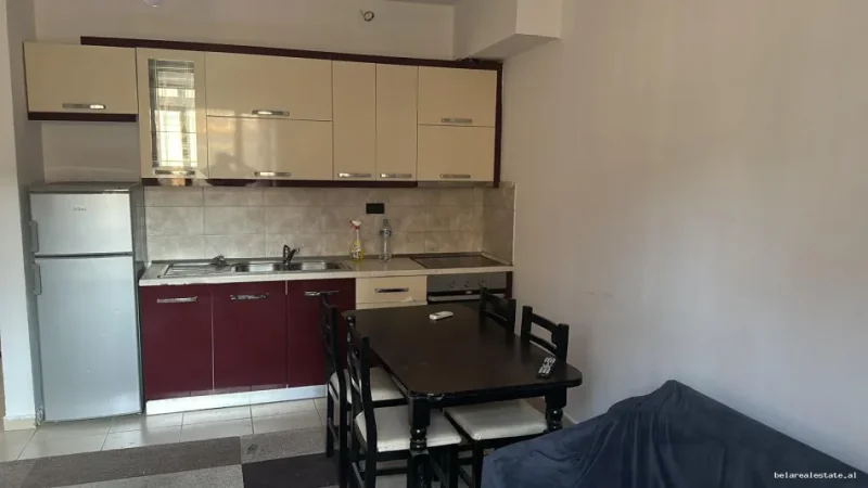 Tirane, jepet me qera apartament 1+1+Ballkon Kati 1, 60 m² 520 € (Rr. Dibres)