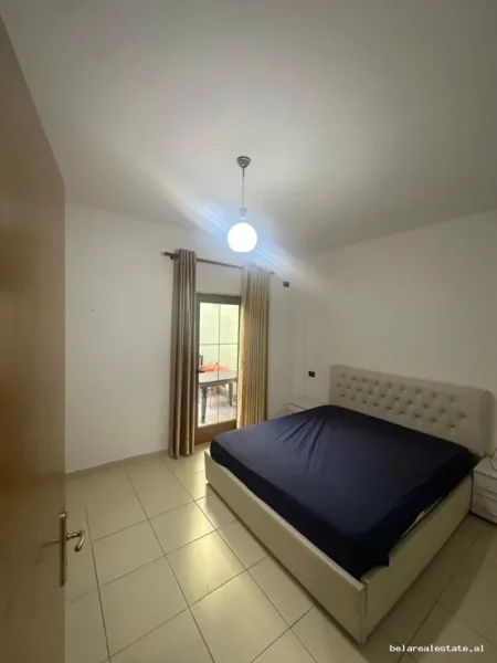 Tirane, jepet me qera apartament 1+1+Ballkon Kati 1, 60 m² 520 € (Rr. Dibres)