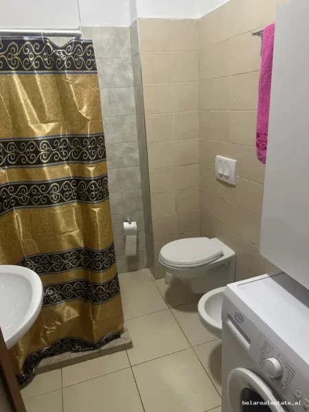Tirane, jepet me qera apartament 1+1+Ballkon Kati 1, 60 m² 520 € (Rr. Dibres)