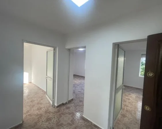 Tirane, jepet me qera apartament 2+1+Aneks+Ballkon Kati 3, 500 € (rruga 5 maji , rruga ferit xhajko , concord center)