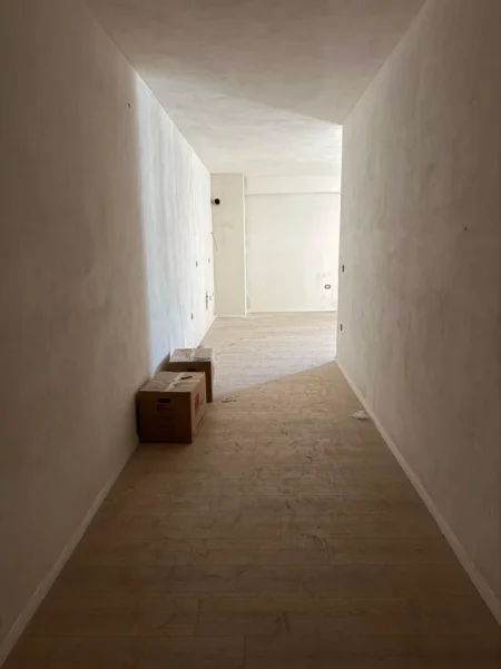Tirane, shitet apartament 2+1+Ballkon Kati 9, 92 m² 155.720 € (Turdiu Ish Fusha e Aviacionit)