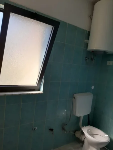 Tirane, jepet me qera apartament 2+1 Kati 2, 30 m² 200 € (Qytet Studenti)