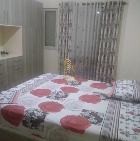 Tirane, jepet me qera apartament 1+1+Ballkon Kati 3, 74 m² 450 € (Ish Parku i Autobuzave)
