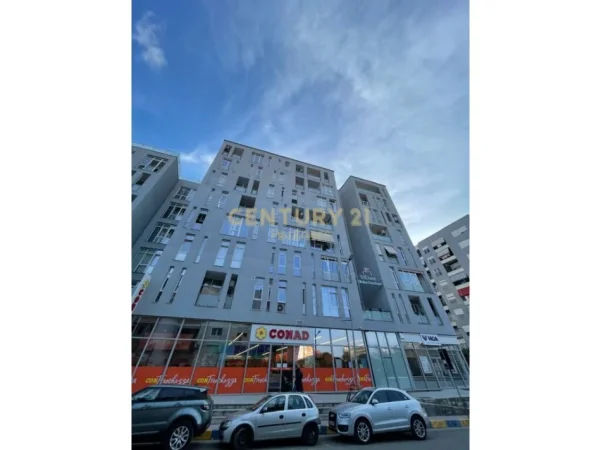 Tirane, jepet me qera apartament 1+1 Kati 11, 98 m² 700 € (Pazari i Ri)