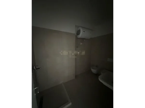 Tirane, shitet apartament 3+1+Ballkon Kati 10, 139 m² 196.000 € (Grand Gallery, Yzberisht)