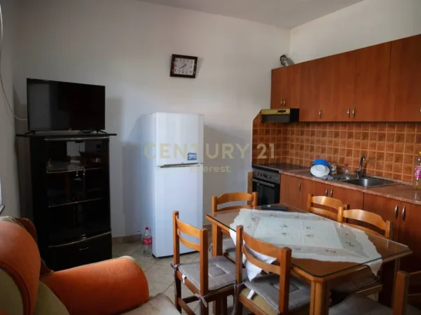 Tirane, jap me qera KODRA E PRIFTIT, KAT VILE ME QIRA + POST PARKIMI 300 €