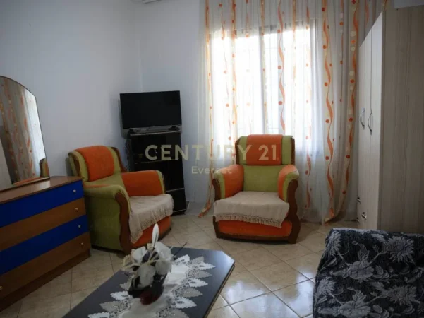 Tirane, jap me qera KODRA E PRIFTIT, KAT VILE ME QIRA + POST PARKIMI 300 €