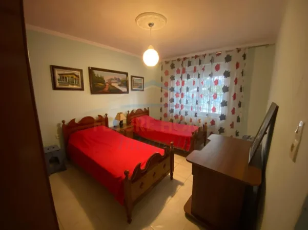 Tirane, jepet me qera apartament 2+1 Kati 1, 85 m² 600 € (Rruga e Elbasanit prane Galeria ETC)