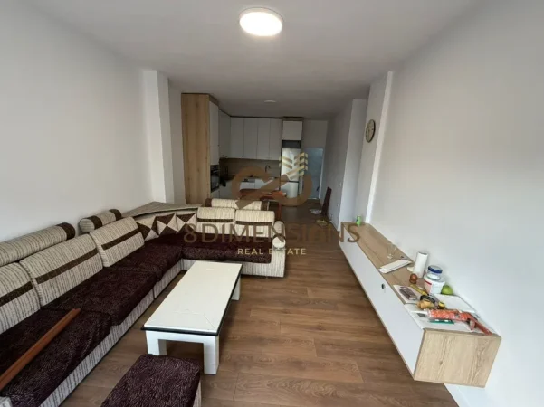 Jepet apartament 2+1+Parkim me qera ne Shkoze D8242A-175