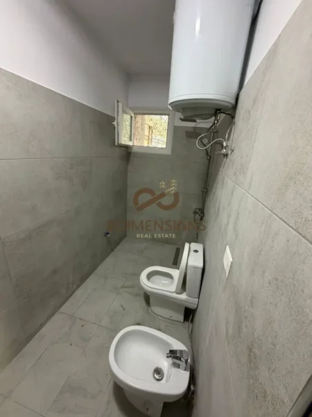 Jepet apartament 2+1+Parkim me qera ne Shkoze D8242A-175