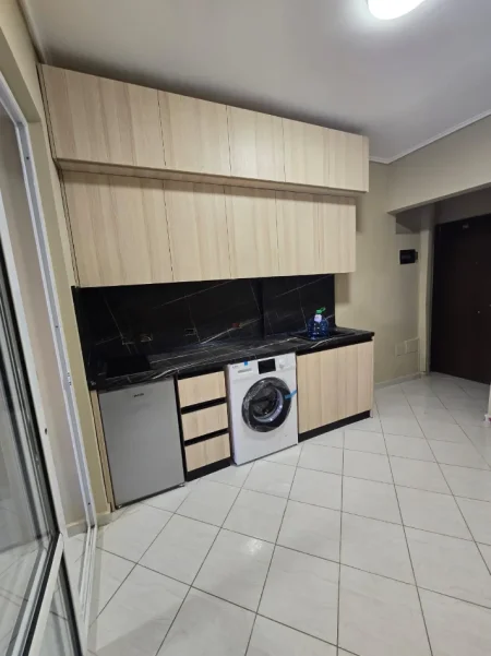 Tirane, jepet me qera Studio , 