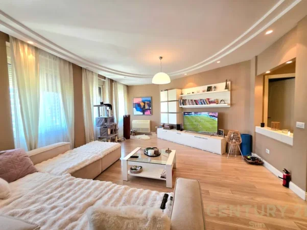 Tirane, shitet apartament 3+1+Ballkon Kati 7, 308 m² 550.000 € (liqeni i tiranes)