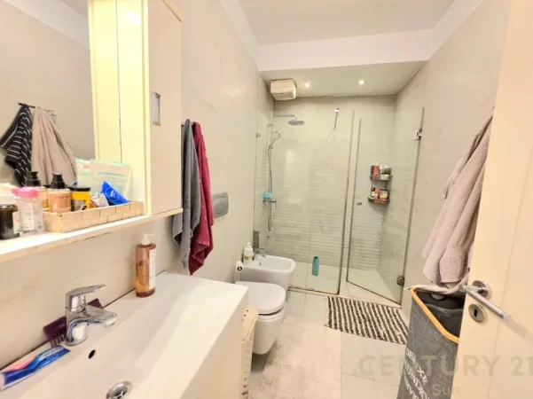 Tirane, shitet apartament 3+1+Ballkon Kati 7, 308 m² 550.000 € (liqeni i tiranes)