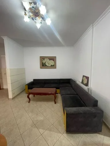Tirane, jepet me qera apartament 2+1+Aneks+Ballkon Kati 1, 105 m² 500 € (rruga don bosko , jordan misja , bulevardi i ri)