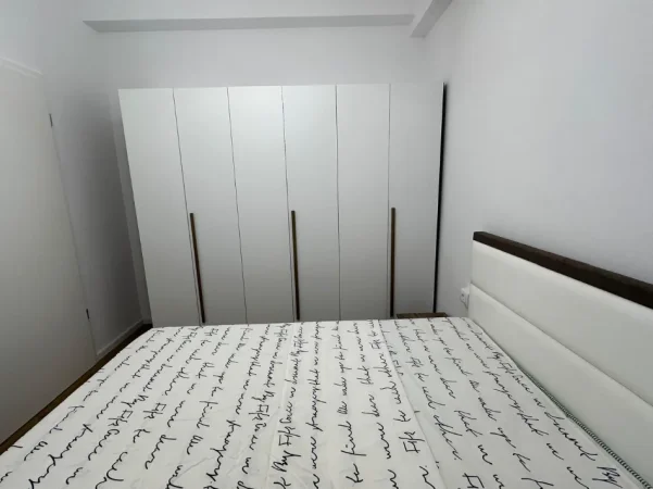 Tirane, jepet me qera apartament 1+1 Kati 3, 60 m² 430 € (Ali Dem, Kompleksi Kadiu)