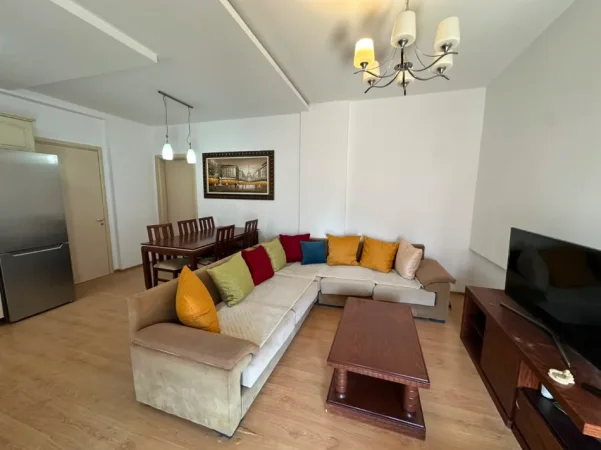 Tirane, jepet me qera apartament 2+1 Kati 4, 100 m² 450 € (Fresku)
