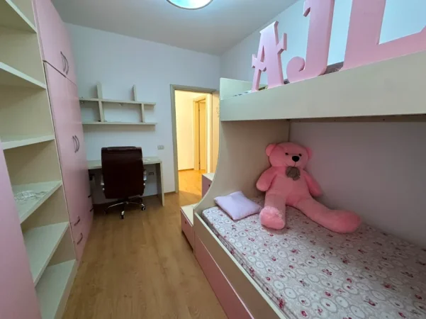 Tirane, jepet me qera apartament 2+1 Kati 4, 100 m² 450 € (Fresku)