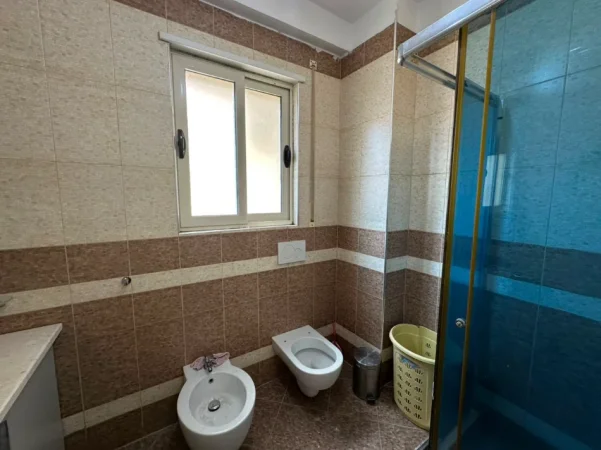 Tirane, jepet me qera apartament 2+1 Kati 4, 100 m² 450 € (Fresku)