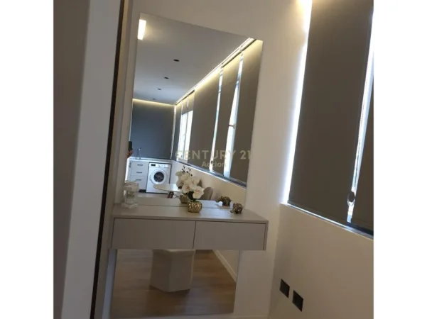 Tirane, shitet apartament 2+1 Kati 2, 80 m² 240.000 € (medreseja)